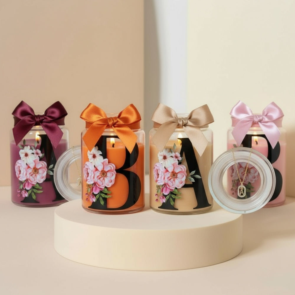 Buchstaben Schmuckkerze, verschiedene Farben und Duftrichtungen