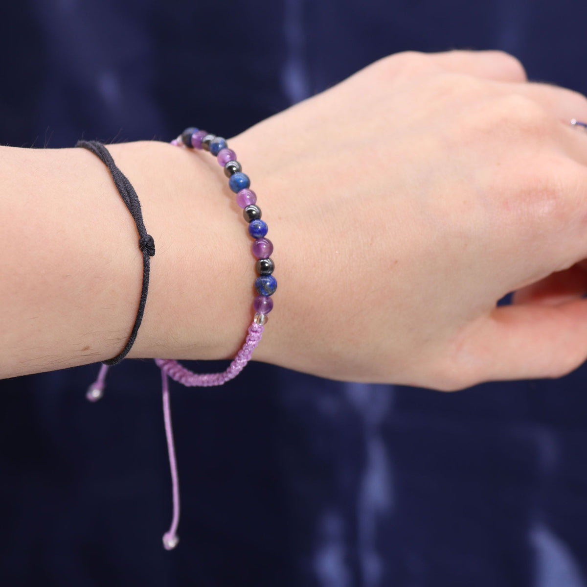 Kristallkerze Wassermann – Sternzeichenkerze mit Edelsteinarmband