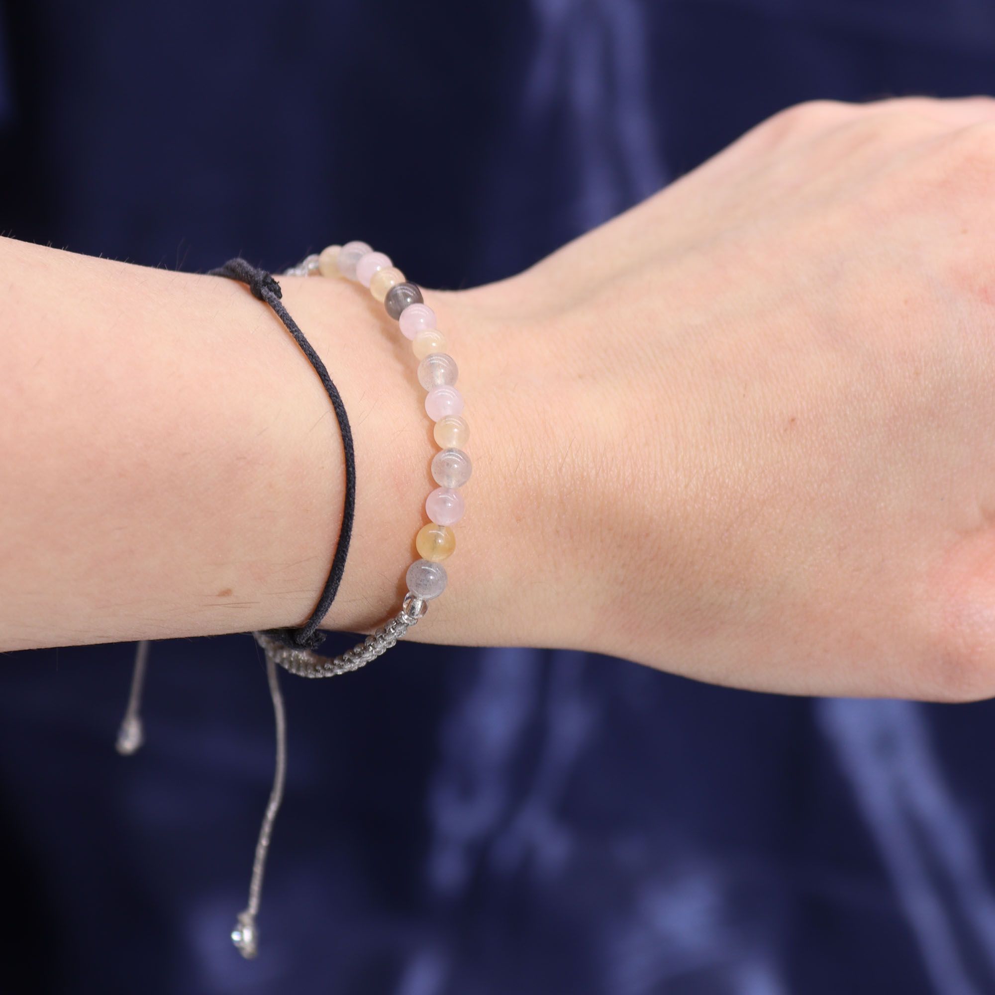 Kristallkerze Zwillinge – Sternzeichenkerze mit Edelsteinarmband