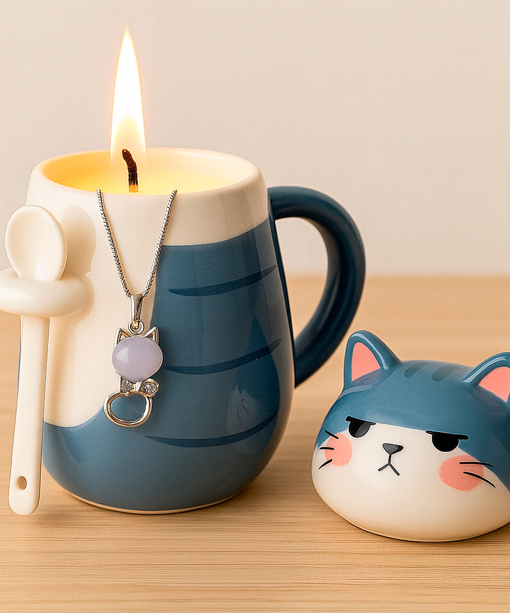 Schmuck Duftkerze - Juwelkerze mit Motiv Katze, in Keramiktasse mit Deckel und Löffel